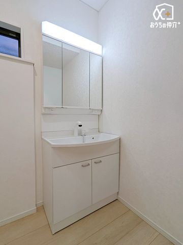 ���ʑ�E���ʏ� �O�ʋ��^�C�v�̐��ʉ��ϑ�ł��B�O�ʋ��^�C�v�̐��ʉ��ϑ�͎g�����肪�ǂ��A�ׂ����������[�ł��܂��B���[������X�b�L���Еt�����ʏ��ł��B