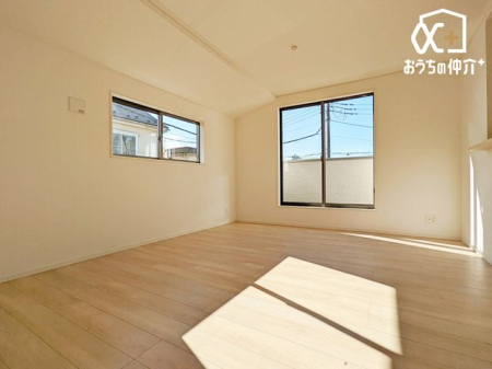 ���r���O �傫�ȑ����炽���Ղ�z�����������ޖ��邢���r���O�B�Ƒ��c���⃊���b�N�X�^�C���ɍœK�ȊJ�������ӂ���Ԃł��B