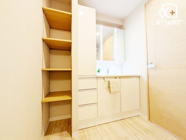 ʑEʏ `Wash room`̍Qԑтł]TĎxxłLpE_[[B[LxȂ̂ŌڂXbLƐڂł܂B