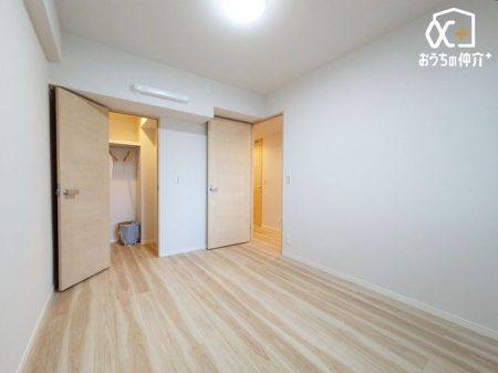 Q `Room`m̓i`ȃt[OƗF̕ǂACeAl̂ƂĂyłˁI