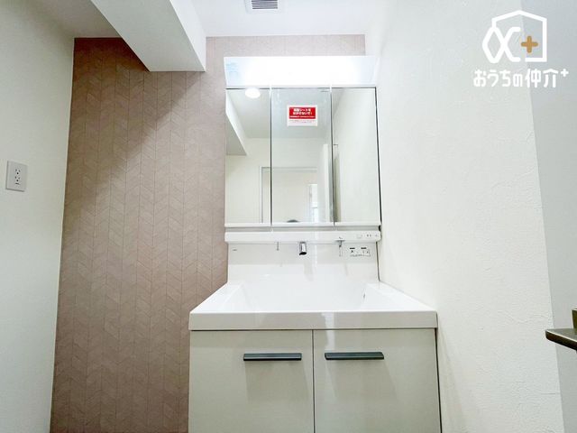 ʑEʏ ̂ʏ́AVvłȂ@\IȃfUCBL߂̃Xy[XƎ[[ĂA̐gxx₨ꂪX[Yɍs܂B