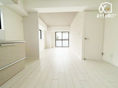 rO Ƒ݂Ȃu₩Ɍ₩ɉ߂悤ɁAD荞񂾃rO_CjOB㎿ȉɕ܂AKŉ₩ȃvCx[gԂłB