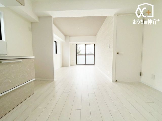 rO Ƒ݂Ȃu₩Ɍ₩ɉ߂悤ɁAD荞񂾃rO_CjOB㎿ȉɕ܂AKŉ₩ȃvCx[gԂłB