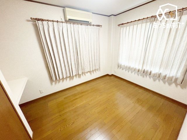 Q QɃIXXȗm̗lqłBN[[bgtĂAQEߗޓLxɎ[\ȐQłB