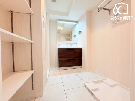 ʑEʏ ̂ʁ󁕒E߃Xy[XłBƂ̂ԂłĈւ炭炭łB