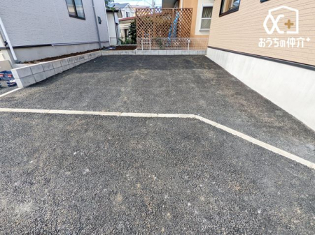  J[Xy[X̗lqłBOʓH͌ʗʂȂAԂ̏oSăX[Yɍs܂B