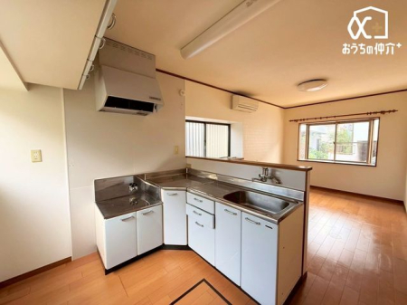 Lb` `Kitchen`gLb`炱AH̏yԂɁAZłX[YɖʂȂƂłAȒPɂłȂǁAyLb`Xy[XɎdグ܂B