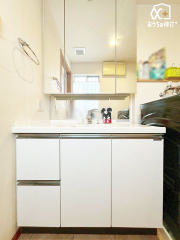 ʑEʏ ̂ʏ́AVvłȂ@\IȃfUCBL߂̃Xy[XƎ[[ĂA̐gxx₨ꂪX[Yɍs܂B