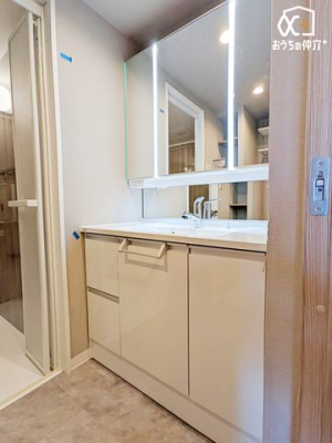 ʑEʏ Oʋ^Cv̐ʉϑłBOʋ^Cv̐ʉϑ͎g肪ǂAׂ[ł܂B[XbLЕtʏłB