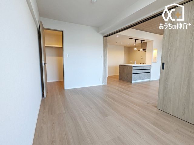 Q EH[NCN[[bgt̐Q̗lqłBoRj[̒gȗz˂ƁA[͂LxȃEH[NCN[[bgtĂQ́AX̕炵wLȕ֕ςĂ܂B