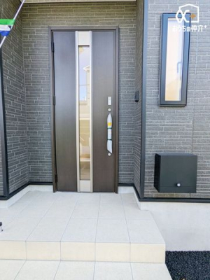 ���� �O���猩�����ւ܂��̗l�q�ł��B���񌻒n�ɑ����^��ł����������������������B