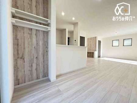 ���r���O �Ƒ��c���̎����߂����k�c�j�̗l�q�B�Ƒ������R�ƏW�܂肽���Ȃ�悤�ȁA�������Ƃ��낰���Ԃł��B���邢�z�˂����������ޖ����̋�ԁB