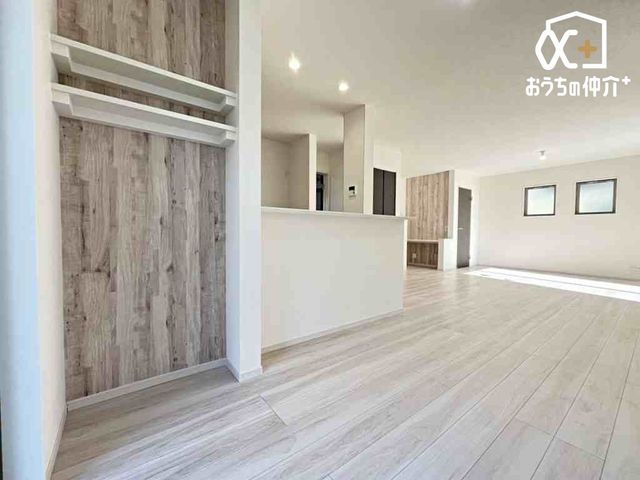 ���r���O �Ƒ��c���̎����߂����k�c�j�̗l�q�B�Ƒ������R�ƏW�܂肽���Ȃ�悤�ȁA�������Ƃ��낰���Ԃł��B���邢�z�˂����������ޖ����̋�ԁB