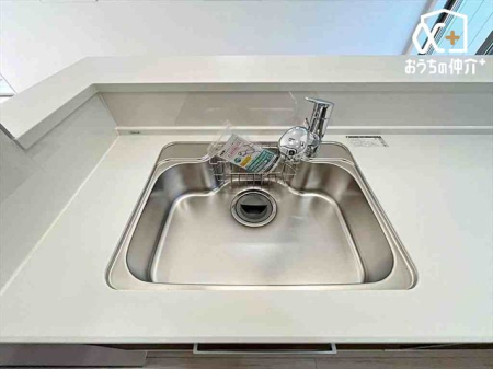 �L�b�`�� �L�X�Ƃ����V���N�̗l�q�ł��B�􂢕�������V���N�́A�����̐􂢕����y�������Ă���܂��B