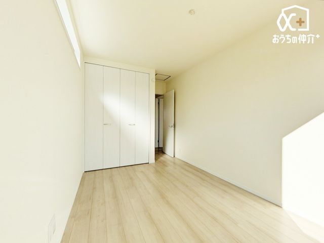 Q `Room`m̓i`ȃt[OƗF̕ǂACeAl̂ƂĂyłˁI