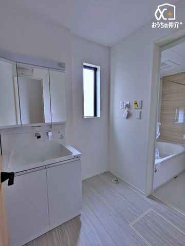 ʑEʏ V[tŁAyɂł܂BQȒPɔG炷Ƃł̂ŁAwAZbgX[YI܂Az[XLт̂ŁAʃ{Ê|ȒPɁB