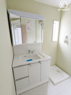 ʑEʏ y̗ɂՂ[z̏܂S[^CvBgC̈ʒuς邱ƂŔw̍̂[ł܂B