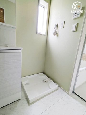 ʑEʏ @u̗lq@̂X[YɍsłˁIɎ[IȂǂݒuāAKőfGȋԂ艺B