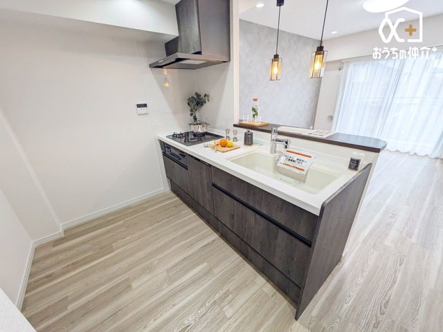 Lb` `Kitchen`gLb`炱AH̏yԂɁAZłX[YɖʂȂƂłAȒPɂłȂǁAyLb`Xy[XɎdグ܂B