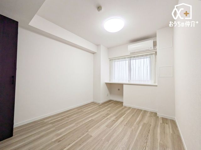 Q `Room`m̓i`ȃt[OƗF̕ǂACeAl̂ƂĂyłˁI