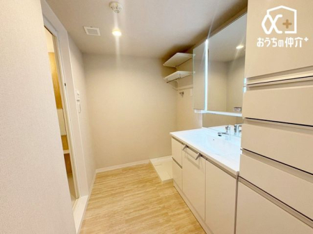 ʑEʏ ̂Ƒ݂ȂgʎBZɂ͎g₷ʂŁAXeLȈ̃X^[g܂傤B