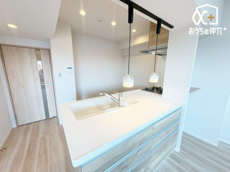 Lb` ƑƉby߂Lb`łB΂ɂ邩AbRƂ݂͂܂B܂ArO̗lq킩̂ňSčƂɏWł܂ˁB