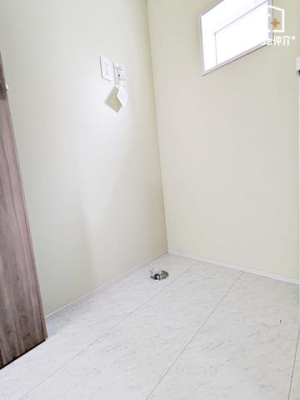 ʑEʏ @u̗lq@̂X[YɍsłˁIɎ[IȂǂݒuāAKőfGȋԂ艺B