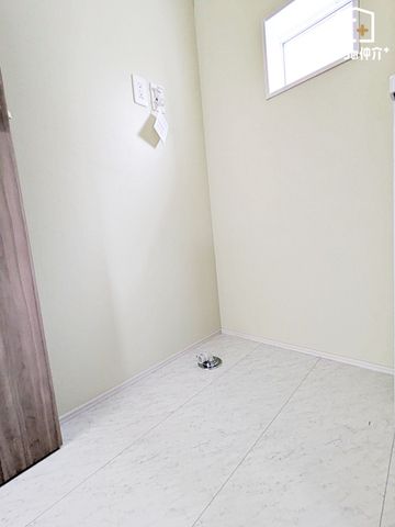 ʑEʏ @u̗lq@̂X[YɍsłˁIɎ[IȂǂݒuāAKőfGȋԂ艺B