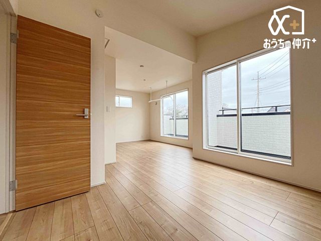 ���̑� 2�ʍ̌��Ō��ƕ����S�n�悭����m���B���邭�J���I�ȋ�ԂŁA���܂��܂ȗp�r�Ɏg���₷���������ł��B