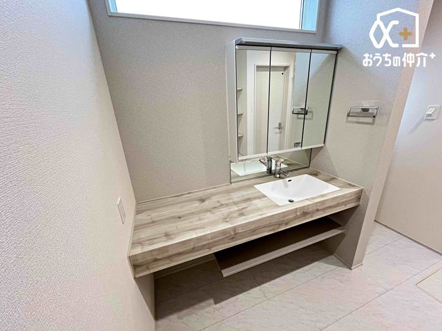 ���ʑ�E���ʏ� ���邭�������̂���E�ߎ��́A�Ƒ��݂�Ȃ��g���₷����Ƃ�̃X�y�[�X�B���󕨂̎d�����⒅�ւ����X���[�Y�ɂł��A�����̉Ǝ��������K�ɂȂ�܂��B