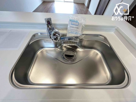 �L�b�`�� �L�X�Ƃ����V���N�̗l�q�ł��B�􂢕�������V���N�́A�����̐􂢕����y�������Ă���܂��B