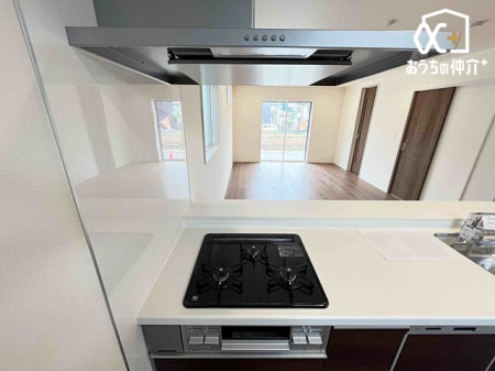 �L�b�`�� ������������O���R�����̗l�q�ł��B�u�߂�E�ύ��ޓ��̍�Ƃ������ɏo����R�����ł��B