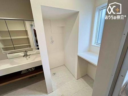 ���ʑ�E���ʏ� ����@�u��̗l�q�B�J�E���^�[�t�ŗm������񂾂�A�C��������������֗��Ɏg���܂��B