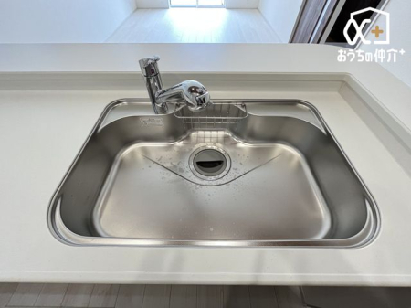 �L�b�`�� �L�X�Ƃ����V���N�̗l�q�ł��B�􂢕�������V���N�́A�����̐􂢕����y�������Ă���܂��B