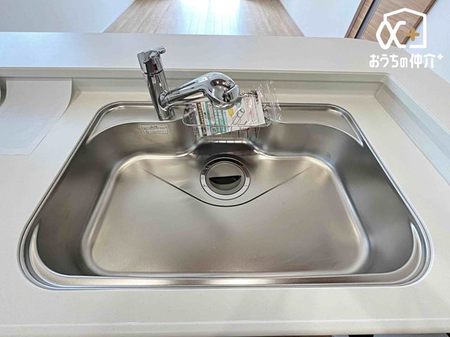 �L�b�`�� �L�X�Ƃ����V���N�̗l�q�ł��B�􂢕�������V���N�́A�����̐􂢕����y�������Ă���܂��B