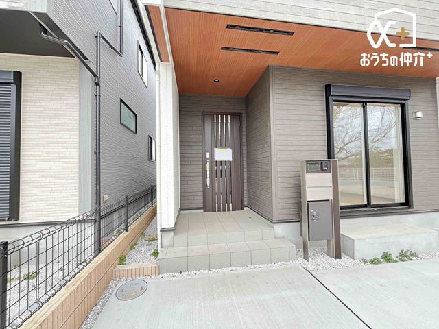 ���� �O���猩�����ւ̗l�q�B���������Ə�i���������������ԁB�����̏o���肪�C�����悭�s���܂��B