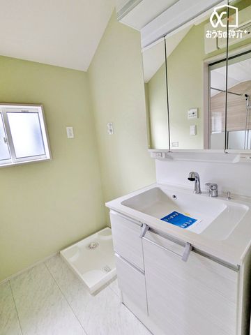 ʑEʏ y̗ɂՂ[z̏܂S[^CvBgC̈ʒuς邱ƂŔw̍̂[ł܂B