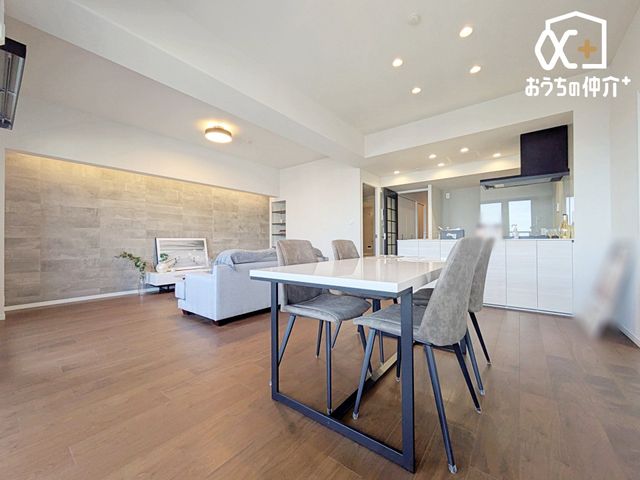 rO 傫ȑLiƁALXƂrOŊASLȕ炵̎n܂B