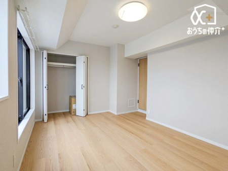 Q QɃIXXȖ7.4m̗lqłBN[[bgtĂAQEߗޓLxɎ[\ȐQłB