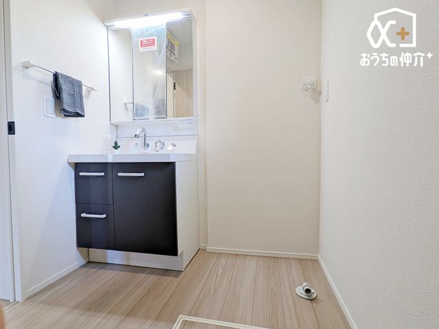 ���ʑ�E���ʏ� �������̂�����ʁ����󁕒E�߃X�y�[�X�ł��B��Ƃ�̂����Ԃł����C���̂����ւ����炭�炭�ł��B