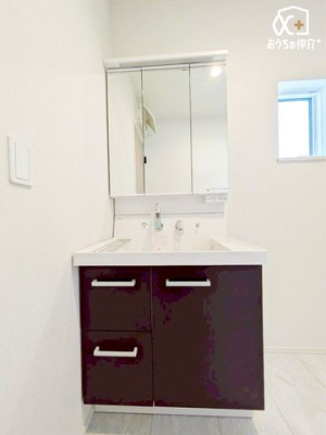 ʑEʏ `Wash room`Oʋ^Cv̐ʉϑłB̗oɂ[ł܂