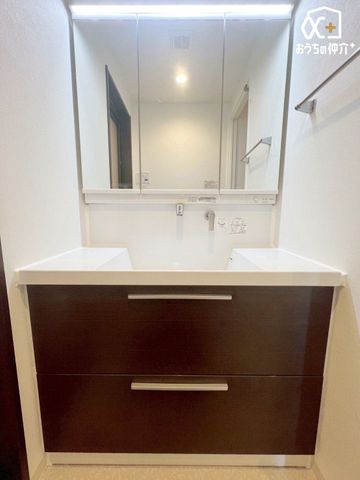 ʑEʏ ̂ʏ́AVvłȂ@\IȃfUCBL߂̃Xy[XmۂĂA̐gxx₨ꂪX[Yɍs܂B