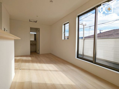 rO `Living`݂̂i`eCXgLDKB̂т肭낮\t@₨Hyރ_CjOZbguĂ͂܂B