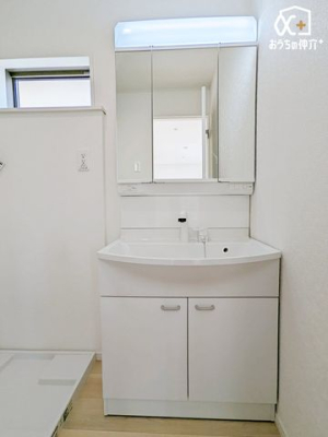 ʑEʏ Vv[hbT[tʑŁAZ̎xxX[YłI