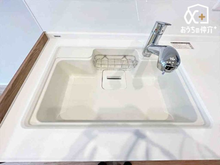 �L�b�`�� �L�X�Ƃ����V���N�̗l�q�ł��B�􂢕�������V���N�́A�����̐􂢕����y�������Ă���܂��B