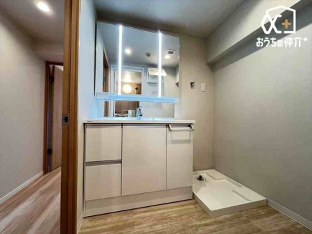 ���ʑ�E���ʏ� �O�ʋ��^�C�v�̐��ʉ��ϑ�ł��B�O�ʋ��^�C�v�̐��ʉ��ϑ�͎g�����肪�ǂ��A�ׂ����������[�ł��܂��B���[�I������X�b�L���Еt�����ʏ��ł��B