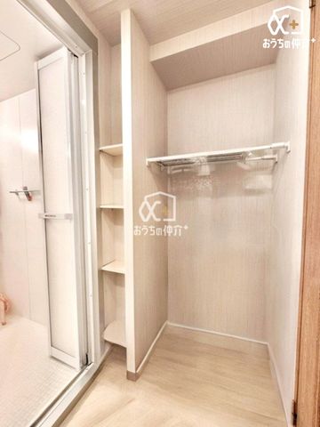 ʑEʏ @uA[Xy[X{摜͉ƋCGŏ摜ł茻Ƃ͈قȂꍇ܂B