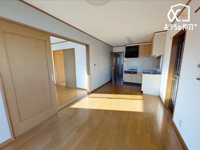 ���r���O -