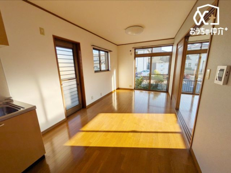 ���r���O -