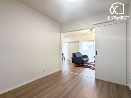 q qƂĂ\ȍL邨łBƑẌ炬̋ԂmۂłAvCx[gȃxbh[͕炷̊őグ̂łB